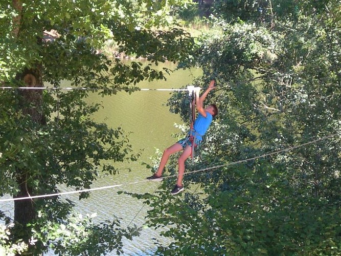 Plan d'eau de Saint-Clément : Saint-Clément Aventure Accrobranche
