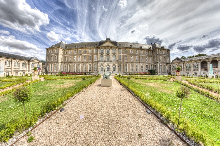 Jardin de la cour d'honneur