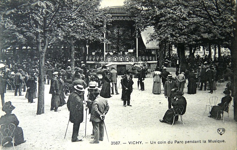 Kiosque à musique du parc des Bourins