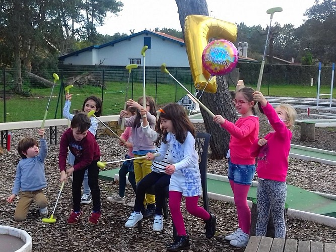 2022-ts mini golf anniv