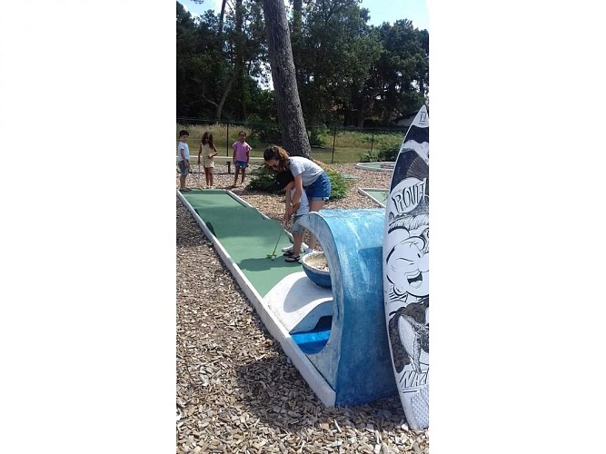 2022-ts mini golf 5 enfants