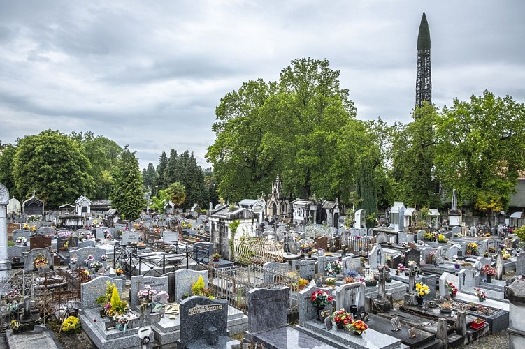 Cimetière urbain - Pau - Tombes