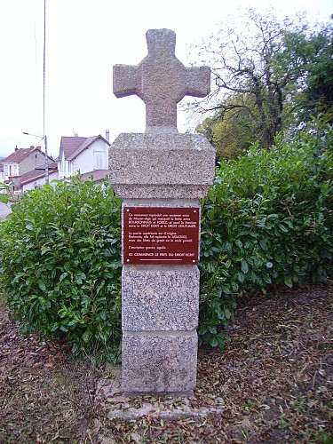 Gathelière Cross