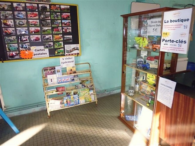 Véhicules anciens industriels et agricoles