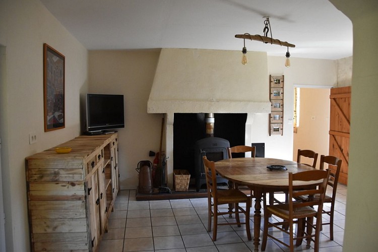 Bournel_Ferme de Bourgade-Pièce à vivre