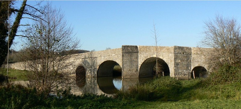 pont romain chatain