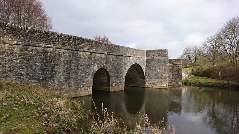 pont romain chatain