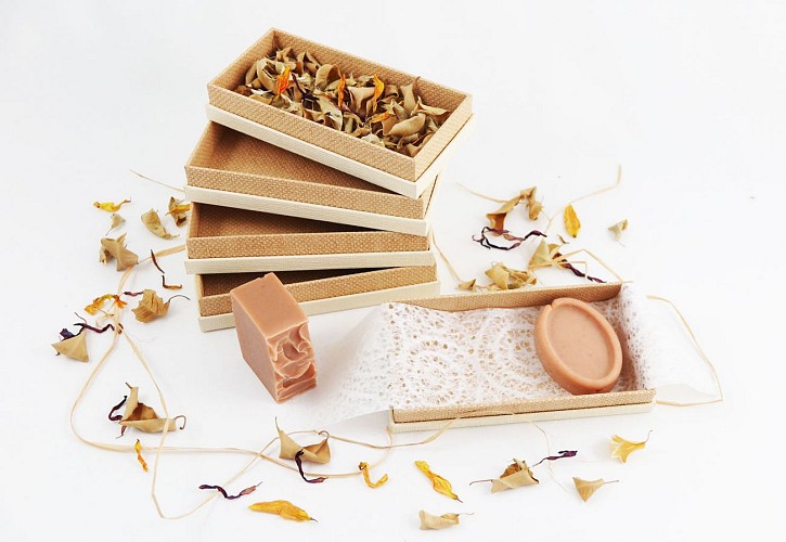 Boite réalisée par Camille Aubert ('L'Arbre à Pages', Reliure d'Art à Nancy)