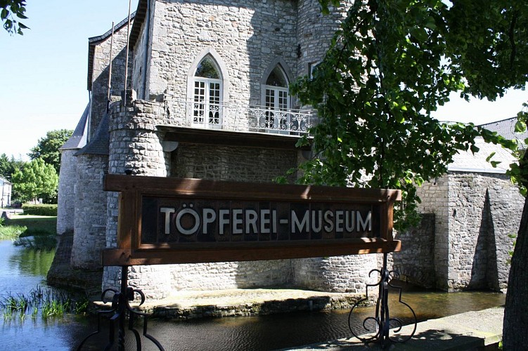 Raeren burg 16 c ostbelgien.eu