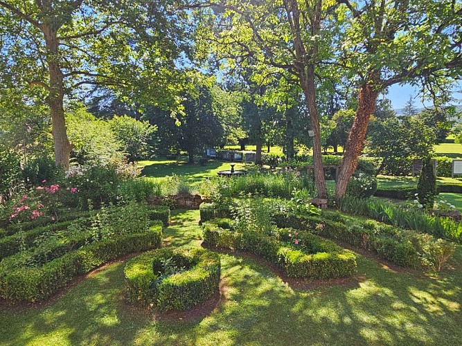 Donjon-Manoir-Jardin-de-la-Salle---Jardin2