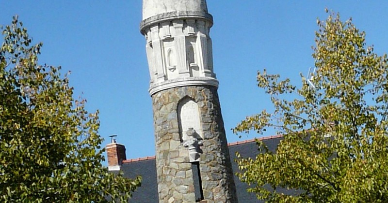 LA LANTERNE AUX MORTS