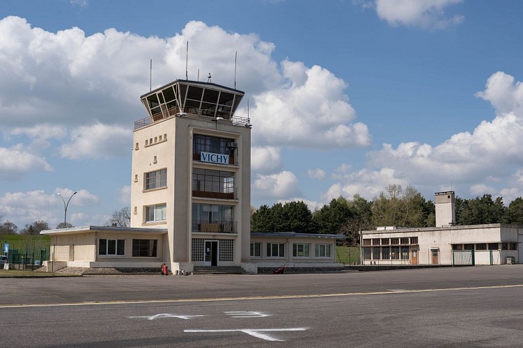 Aéroport de Vichy-Charmeil