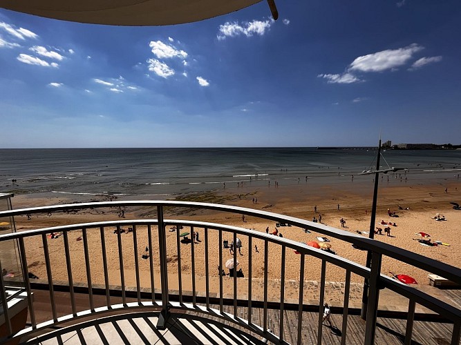 Appartement face mer avec un balcon-terrasse