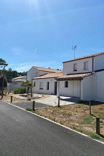 VILLA AVEC PISCINE INTÉRIEURE À SAINT JEAN DE MONTS