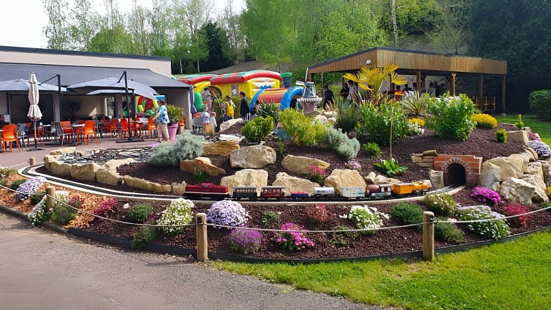 Train-echelle-G-Le-monde-Miniature---