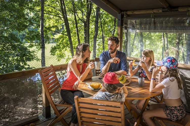 Tentes équipées au camping de Coulvée