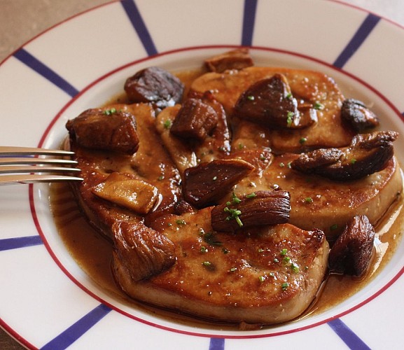 Escalope de foie poelee aux cèpes - Aux Tauzins