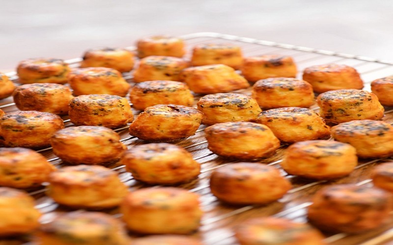 CANNELES-TOMATE SECHEE-FETA-BASILIC-DSC_9079-HD