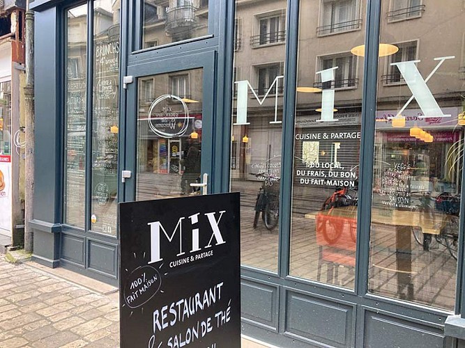 mix-cuisine-et-partage-restaurant-alternatif-salon-de-the-orleans-vitrine