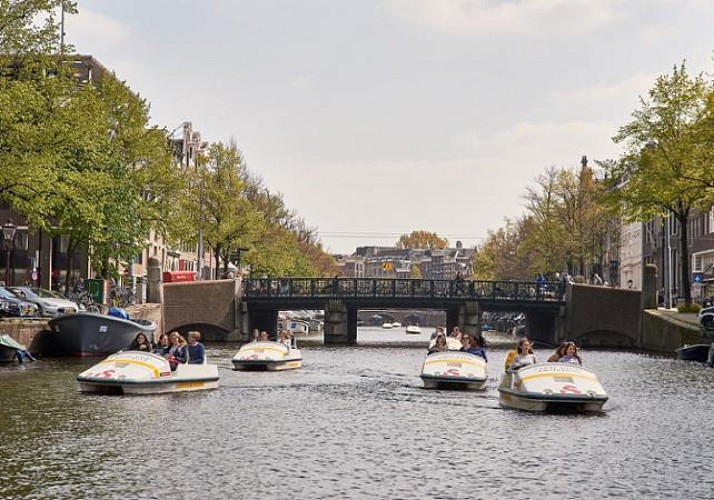 Pedal Boat rental in Amsterdam - 1h or 1h30