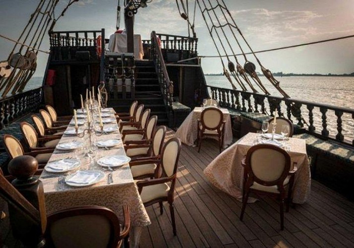Déjeuner croisière à bord d'un Galion dans la lagune vénitienne