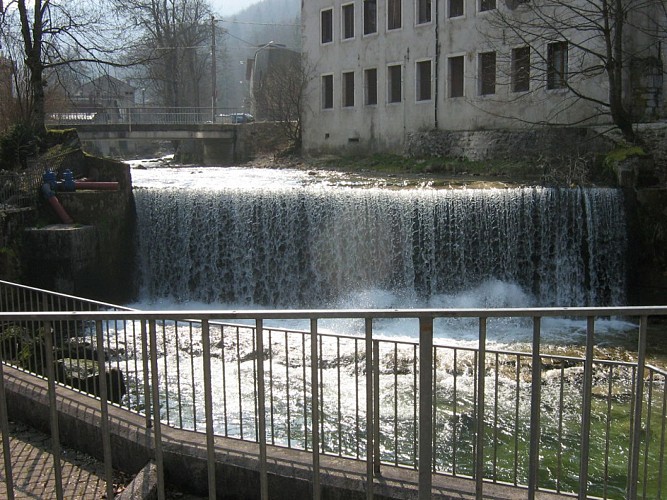 B7 : Mémoires d'eau et de fer.