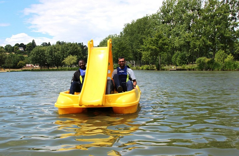 pédalo à tobogan de face