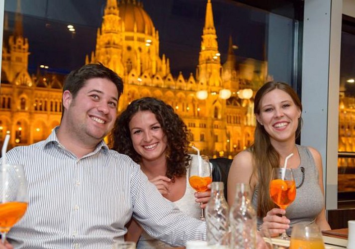 Croisière sur le Danube avec un concert de piano & 3 cocktails inclus - Budapest