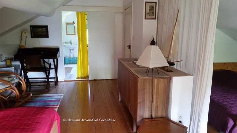 Chez Marie chambre arc-en-ciel avec copyright