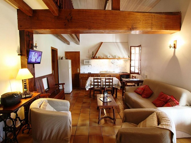 Maison Laxague - Vue séjour et cuisine - Ascarat