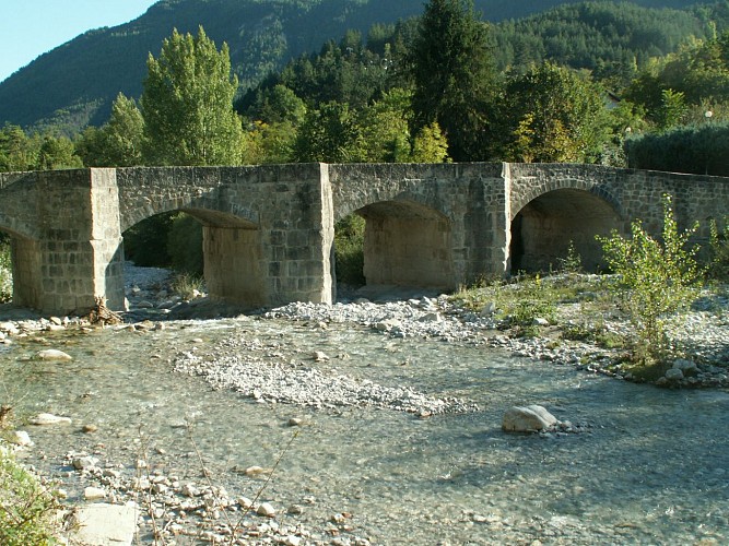 The Vaïre bridge