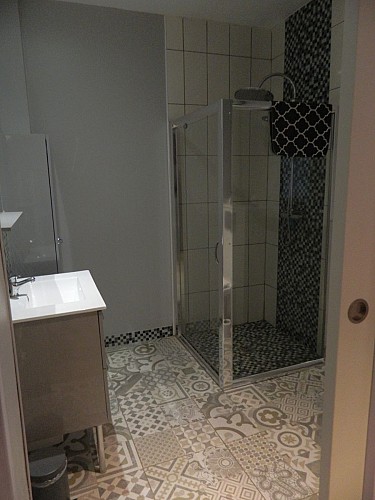 Salle de douche - chambre 2