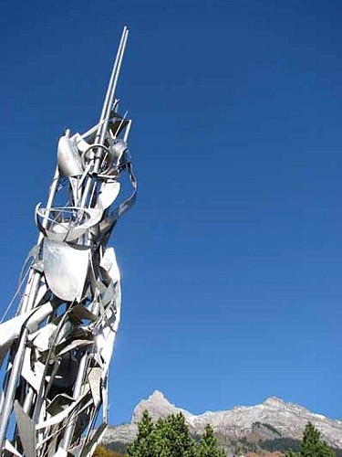 Sculpture - La Porte du Soleil