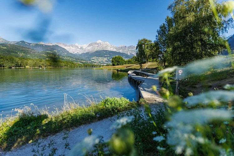 Leisure centre "Les Iles" and Passy's Lake
