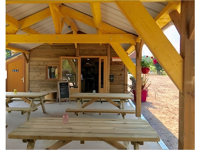 Aire de pique-nique couverte