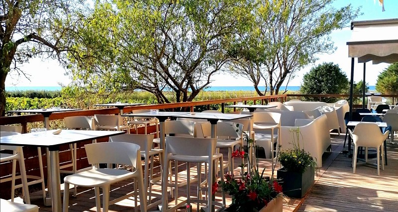 Comptoir des Compagnons terrasse avec vue 1