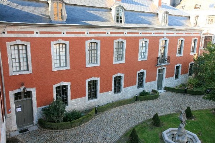 Famenne  &  Art Museum