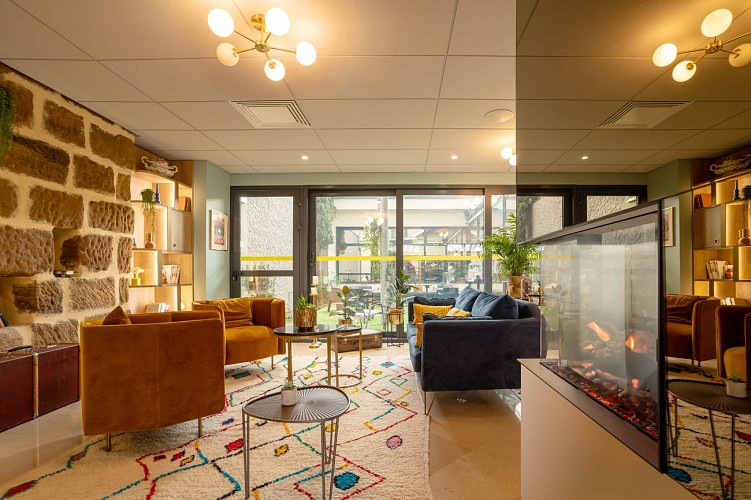 lobby salon côté patio 