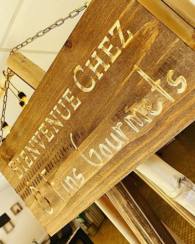 la-foret-sur-sevre-restaurant-o-fins-gourmets-panneau