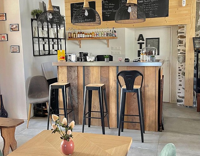 Etape-en-Baretous-Bar-ARAMITS (©Sandrine LOUIS)