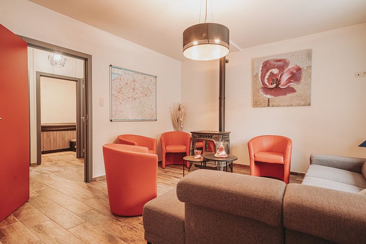 Salon au gîte La Porte du Paradis à Viroinval