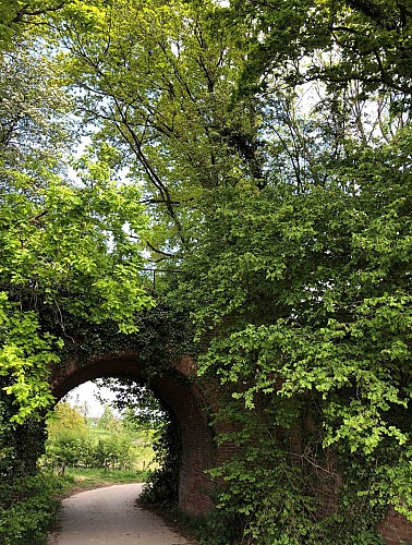 Pont de l'ancienne ligne de chemin de fer n°23