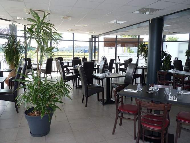 L'Harmonie restaurant Serres-Castet tourisme nord béarn cph SMT NB