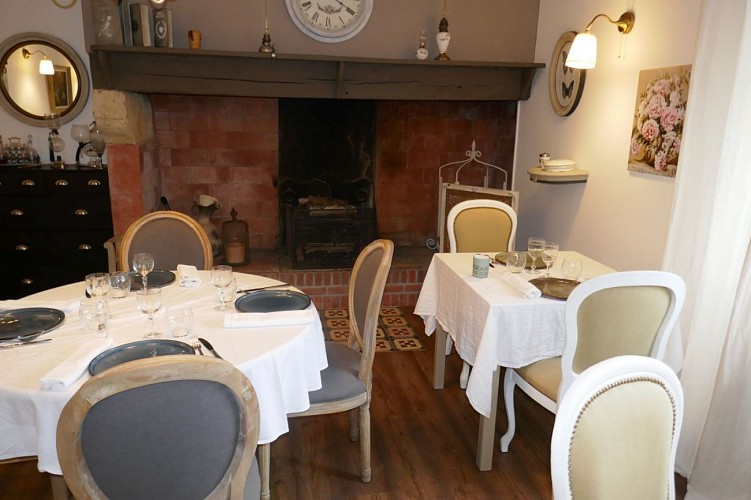 Arzacq Table Mamie Chat