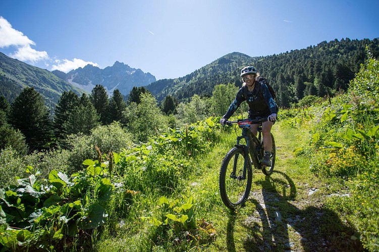 Oxygene E-Mountain Bike School