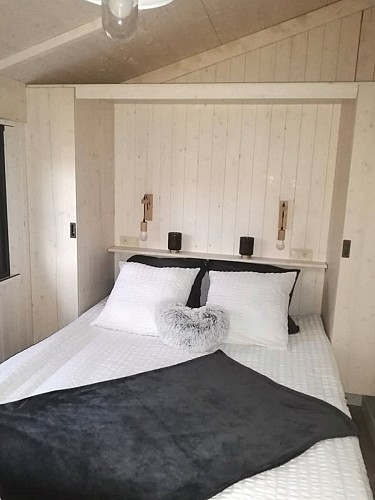 Domaine-de-Lara-chalet-intérieur-chambre