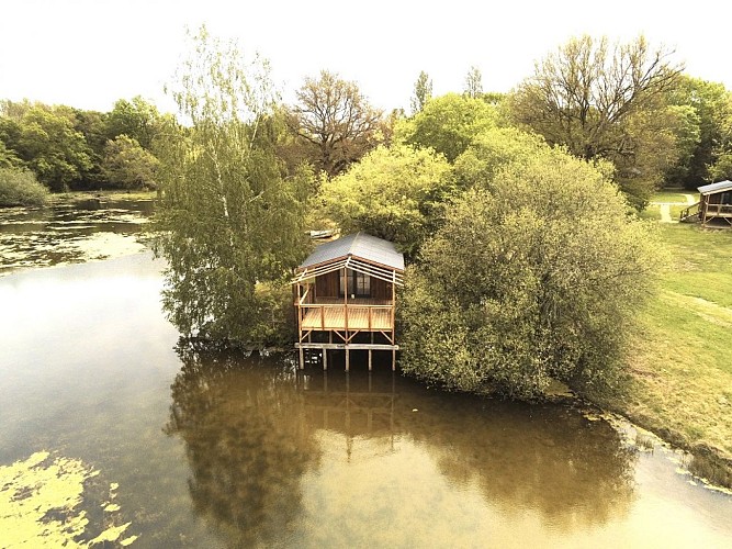 Domaine-de-Lara-Ménesplet-chalet-vue-hauteur3