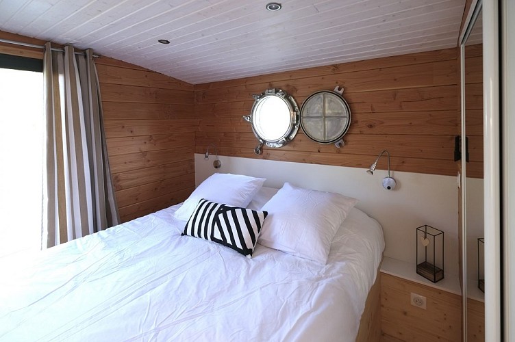 Domaine-de-Lara-Ménesplet-toue-chambre