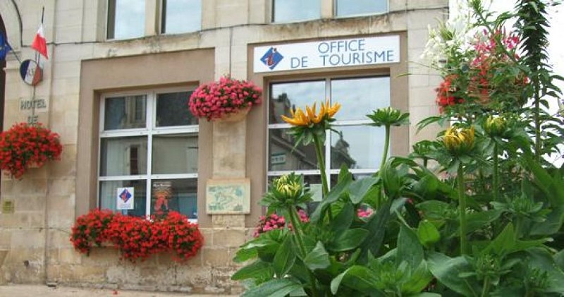 Maison du Tourisme du Civraisien en Poitou – Accueil Touristique de Gençay_1