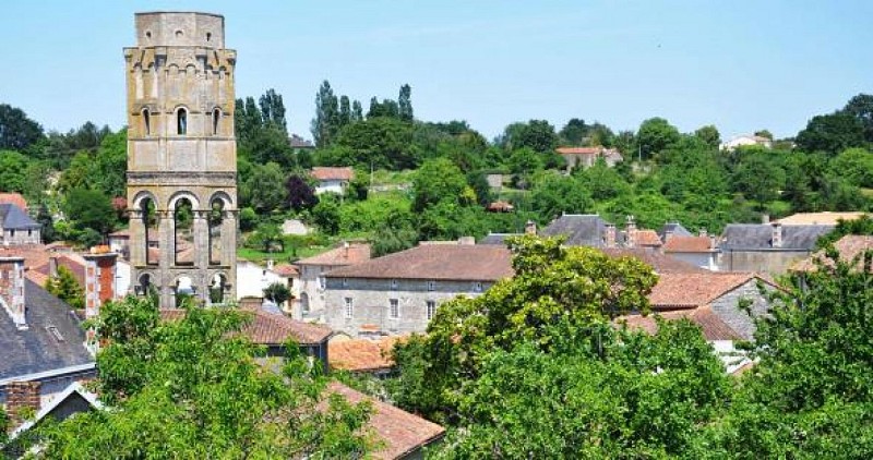 Maison du Tourisme du Civraisien en Poitou – Accueil Touristique de Charroux_1